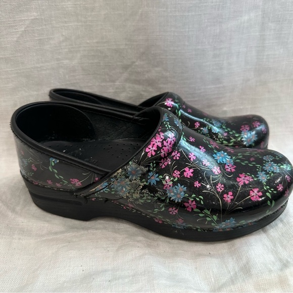 Dansko black leather pink and blue floral flower clogs nurse shoes - Picture 3 of 14